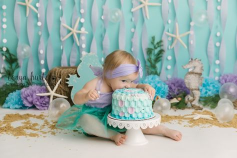 Diy Mermaid Cake, Cakesmash Photoshoot, Mermaid Cake Smash, Oneder The Sea, Cake Smash Theme, Diy Mermaid, Mermaid Theme Birthday Party, Cake Smash Ideas, Smash Cake Girl