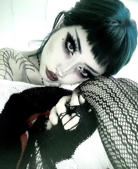 Maquillage Goth, Goth Eye Makeup, Dark Makeup Looks, Punk Makeup, Alt Makeup, Swag Makeup, Cool Makeup Looks, Ethereal Makeup, Emo Makeup