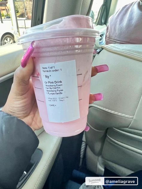 Starbies Drinks, Starbucks Pink Drink, Starbucks Drink Menu, Cold Starbucks Drinks, Starbucks Drinks To Try, Secret Starbucks Recipes, Starbucks Drinks Diy, Starbucks Order, Iced Starbucks Drinks