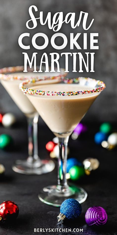 Sugar Cookie Martini Recipe, Sugar Cookie Martini, Cookie Martini, Cookie Delight, Sweet Martini, Holiday Martinis, Festive Holiday Drinks, Cocktail Experience, Christmas Martini