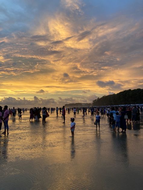 A sunset over Sughonda Beach in Cox’s Bazar, Bangladesh taken on iPhone SE 2020 Coxs Bazar Aesthetic, Bangladeshi Aesthetic, Digha Beach Aesthetic, Resolution Board, Bangladesh Scenery, Bangladesh City, Bangladesh Village Photography, Passport Template, Nature Of Bangladesh