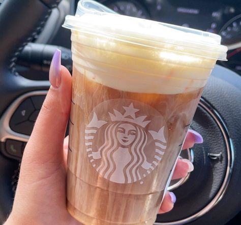 9 Best Starbucks Cold Brew Drinks to Order Starbucks Cold Brew Drinks, Cold Brew Starbucks Order, Salted Caramel Mocha Frappuccino, Cold Brew Drinks, Starbucks Caramel Drinks, Butterbeer Frappuccino, Starbucks Cold Brew, Caramel Brulee Latte, Caramel Drinks