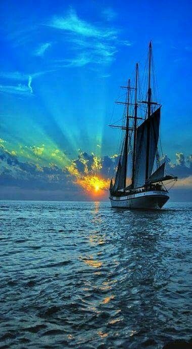 Me encantan los barcos y el mar Navi A Vela, Tall Ships, Sunset Beach, In The Ocean, Ponds, The Clouds, Beautiful Sunset, Yachts, Sunrise Sunset