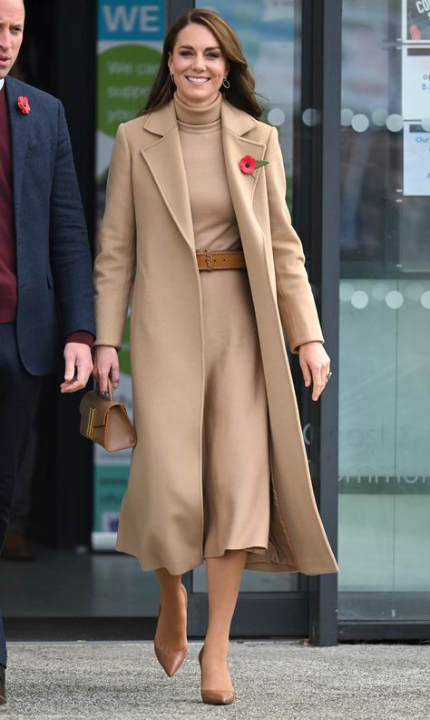 Kate Middleton Stil, Vévodkyně Kate, European Fashion Winter, Kate Middleton Style Outfits, Düşes Kate, Looks Kate Middleton, Kate Middleton Outfits, Fall Transition Outfits, Middleton Style