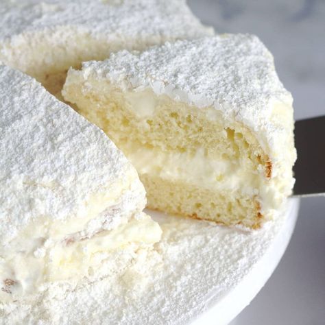 Italian Lemon Cream Cake Recipe, Lemon Cream Cake Recipe, Italian Lemon Cream Cake, Lemon Cream Cake, Lemon Meringue Cheesecake, Cream Cake Recipe, Lemon Dessert, Lemon Dessert Recipes, Mascarpone Cheese