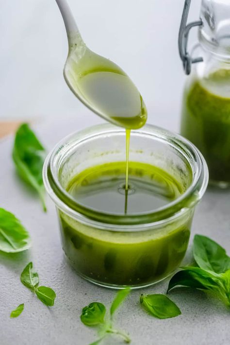 Garlic Basil Infused Olive Oil, Preserving Basil In Oil, Homemade Basil Oil, Basil Infused Vinegar, How To Make Basil Infused Olive Oil, Basil And Garlic Infused Olive Oil, Diy Basil Oil, How To Make Basil Oil, Basil Olive Oil Recipes