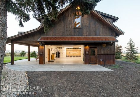 over_garage_apartment_exterior_garage_door_open Bunkhouse Ideas Guest Cabin, Bunkhouse Ideas, Carriage House Apartments, Garage With Living Quarters, Garage Plans With Loft, Garage Guest House, Carriage House Plans, Apartment Exterior, Garage Loft