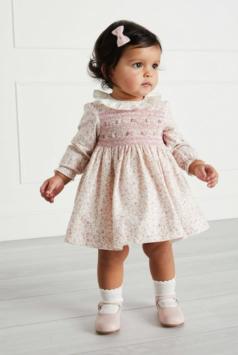 Baby Girl Clothes Aesthetic, Baby Girl Outfits Aesthetic, Baby Style Girl Outfits, Baby Outfit Aesthetic, Baby Clothes Aesthetic, Cute Children Outfits, Baby Girl Aesthetic, Baby Clothes Size Chart, Baby Clothes Sizes