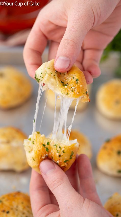 SO GOOD! Quick and Easy Cheese Bombs made with string cheese and store-bought pizza or biscuit dough! Fast And Easy Appetizers Simple, Canned Biscuits, Easy Cheese, Pizza Bites, String Cheese, Cheese Bites, Cheese Appetizers, Dinner Appetizers, Buttermilk Biscuits