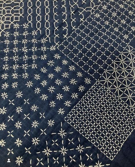 Sashiko Tutorial, Rag Quilting, Batik Clothing, Boro Stitching, Sashiko Pattern, Sashiko Stitching, Sashiko Boro, Boro Sashiko, Japanese Quilts