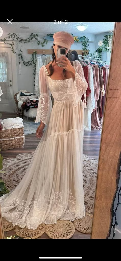 Vintage Vibe Wedding Dress, Wedding Dresses Masculine, Whimsical Summer Wedding Dress, Flowy Vintage Wedding Dress, Flowy Wedding Dress With Sleeves Boho, Whimsical Vintage Wedding Dress, Boho Wedding Dress Lace Vintage Hippie Bell Sleeves, Boho Hippie Wedding Dress, 70s Themed Wedding Dress