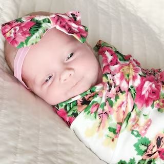 comfymommy - Etsy First Baby Pictures, Floral Swaddle, Personalized Baby Hat, Baby Robes, Outfits Matching, Mommy And Me Shirt, Swaddle Sets, Matching Baby