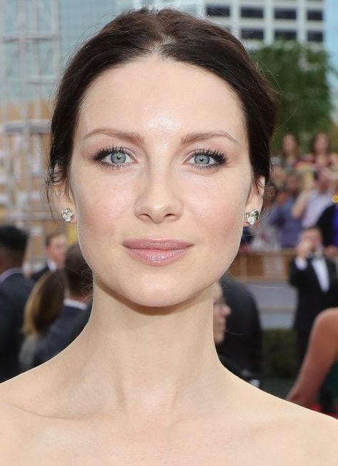 True Summer Celebrities, True Summer Makeup, Summer Celebrities, Caitriona Balfe Outlander, Color Analysis Summer, Catriona Balfe, Fair Skin Makeup, Outlander Claire, Wedding Hair Up