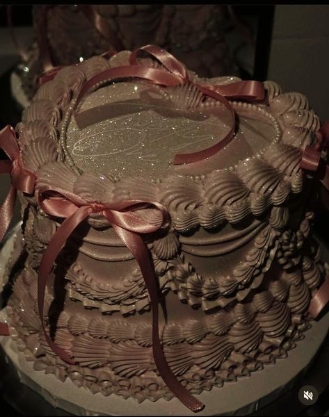 17 Birthday Cake, Sweet Sixteen Birthday Party Ideas, Vintage Birthday Cakes, Birthday Cake Decorating Ideas, Sweet 16 Birthday Cake, Heart Cakes, 21st Birthday Cakes, 16 Cake, Stunning Cakes