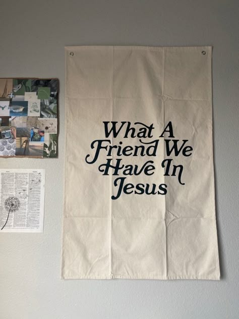 Youth Aesthetic Art, Worship At Home Aesthetic, College Dorm Hallway Decorations, Aesthetic Christian Room Decor, Christian Room Ideas Bedrooms, Christian Apartment Decor, Christian Room Aesthetic, Christian Room Decor Aesthetic, Jesus Friendship