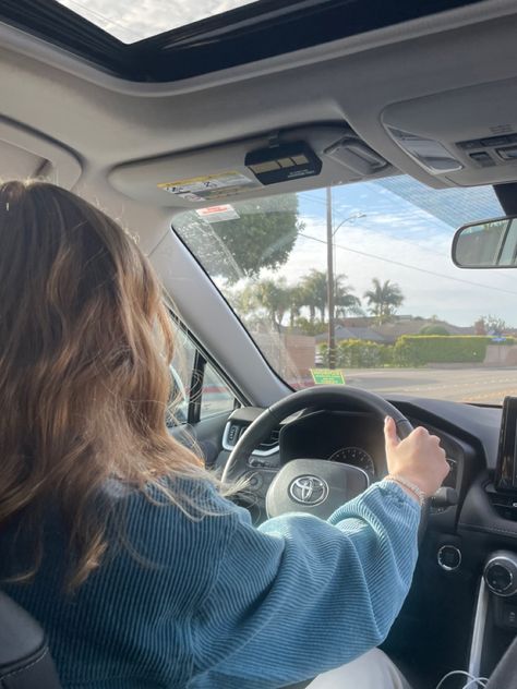 Driving Aesthetic, Drivers Permit, Prayer Vision Board, Year Vision Board, Vision Board Themes, Girls Driving, Vision Bored, Vision Board Pics, Vision Board Images