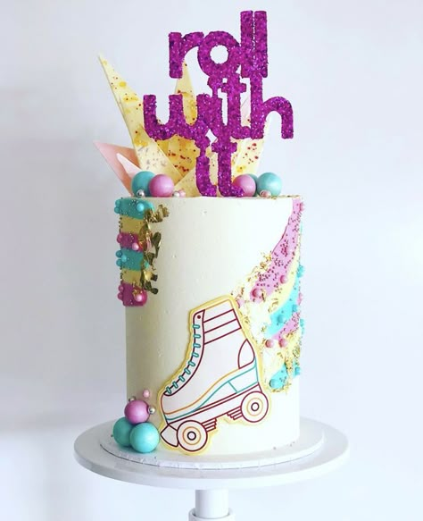 Skate Party Cake Ideas, Skating Theme Party Ideas, Roller Skate Party Ideas Girl Birthday, Roller Skating Cake Ideas, Roller Skating Birthday Party Ideas, Skating Birthday Cake, Rollerskate Cake, Roller Skate Birthday Cake, Skating Birthday Party Ideas