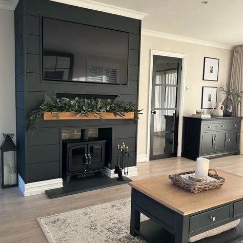 Fireplace Ideas With Tv, Black Fireplace Wall, Modern Fireplace Ideas Living Rooms, Fireplace Accent Walls, Fireplace Facing, Fireplace Feature Wall, Modern Electric Fireplace, Built In Electric Fireplace, Black Fireplace