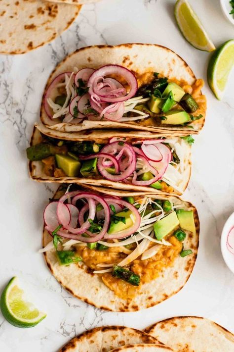 Cannellini Beans Recipes, Vegan Tacos Recipes, Tacos Vegan, Frijoles Refritos, Spring Veggies, Healthy Tacos, Vegan Tacos, Vegan Mexican, Cannellini Beans