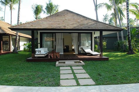 Nikki Beach Bungalow Resort Koh Samui | Flickr - Photo Sharing! Bungalow Hotel, Case Creole, Bungalow Resorts, Resort Design Plan, Edge Pool, Hut House, Pool Lounge Chairs, King Size Beds, Beach Music