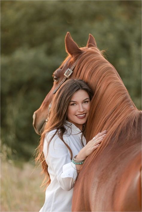 Equine Beach Photography, With Horse Photography, Posing With A Horse, Cowboy And Horse Photography, Poses On Horse, Horse Photoshoot Ideas English, Senior Portrait With Horse, Poses With Horses Photography, Horse And Me Photoshoot