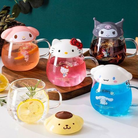 Sanrio Items, Kawaii Cups, Sanrio Things, Cute Sanrio, Sanrio Stuff, Cute Water Bottles, Tanah Liat, Hello Kitty Stuff, Kawaii Sanrio