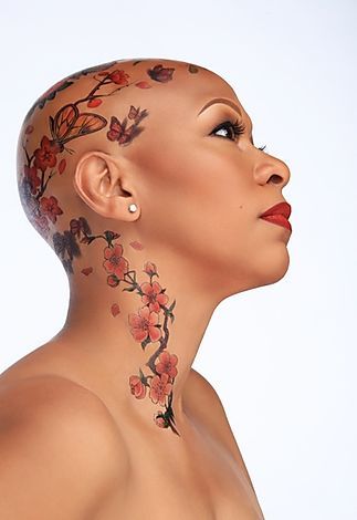 Alopecia made me do it! Side Scalp Tattoo Women, Bald Head Tattoos Women, Head Tattoo Hair, Bald Tattoo, Bald Head Tattoo, Head Tattoo Ideas, Goa Fashion, Henna Crown, Hairline Tattoos