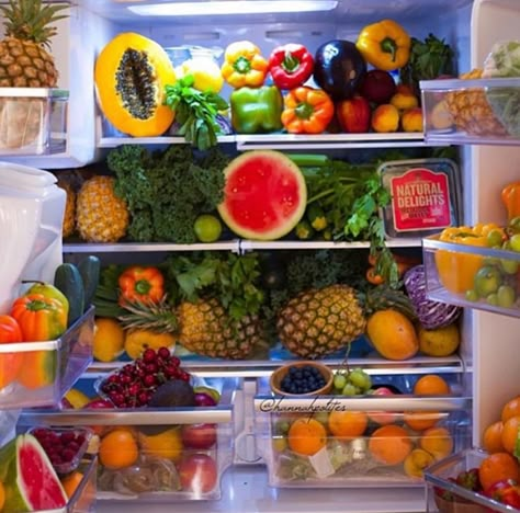 Set up your kitchen the right way, and it will basically do all the work for you. Fridge Healthy, Fridge Goals, Healthy Fridge, Fridge Organization, Healthy Foods To Eat, Raw Vegan, Processed Food, Fruits And Veggies, Pretty Food