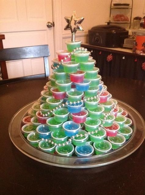 Xmas Punch, Christmas Bonfire, Christmas Party Friends, Caroling Party, Christmas Party Games For Adults, Christmas Jello Shots, Christmas Shots, Christmas Games For Adults, Adult Christmas Party