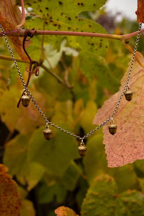 Fall Aesthetic Jewelry, Autumn Necklace Fall Jewelry, Fall Necklaces, Tiny Acorn, Acorn Jewelry, Acorn Earrings, Fall Necklace, Easy Crafts To Sell, Autumn Jewelry