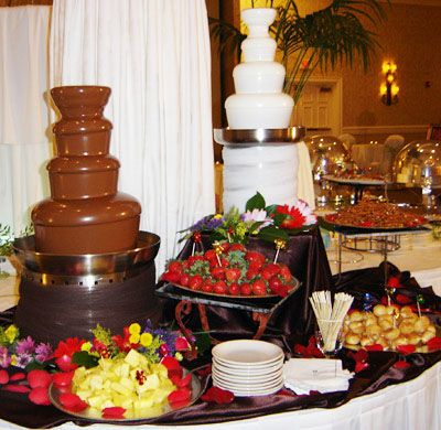 wedding chocolate fountain - Google Search Fondue Station, Chocolate Fountain Ideas, Chocolate Fountain Wedding, Chocolate Fountain Bar, Chocolate Fountain Machine, Chocolate Fountain Recipes, Chocolate Fondue Fountain, Fondue Fountain, Fountain Ideas