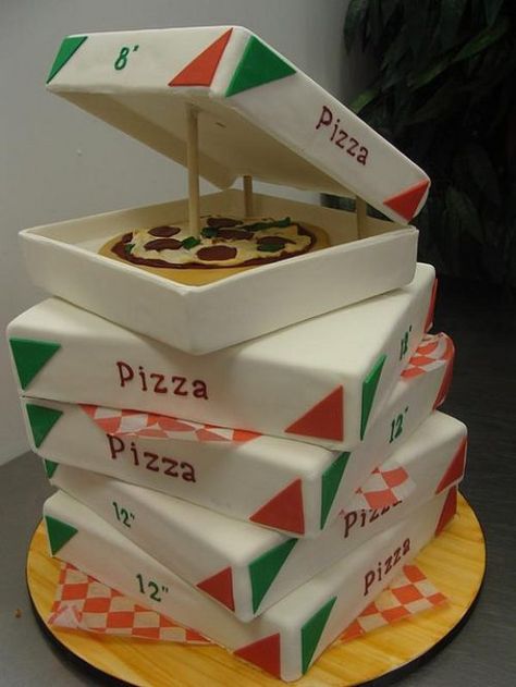 Gateau Harry Potter, Dessert Oreo, Pizza Cake, Pizza Design, Pizza Boxes, Crazy Cakes, Unique Cakes, Novelty Cakes, Grooms Cake