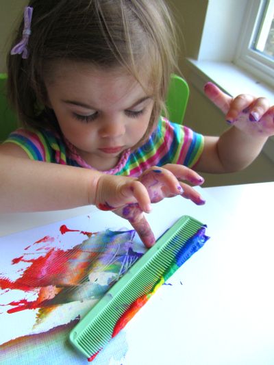 rainbow painting project for kids Painting Without Brushes, Simple Summer Crafts, Diy Crafts For Toddlers, Rainy Day Fun, Painted Rainbow, Rainbow Painting, Fun Arts And Crafts, Kid Projects, Project For Kids