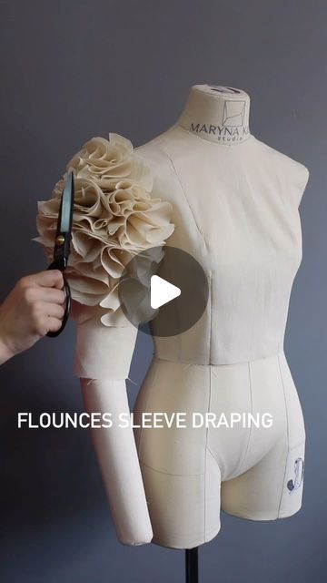 Draping Fashion Techniques, Draping Dress Ideas, Draping Fashion Design, Draped Skirt Pattern, Couture Draping, Draping Pattern, Diy Tulle Skirt, Drape Pattern, Sculpture Fashion