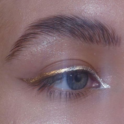 Gold Eyeliner, Eyeshadow Tips, Eyeliner Looks, Make Up Inspo, Up Nails, Makati, Make Me Up, Pretty Makeup, Drawing Inspo