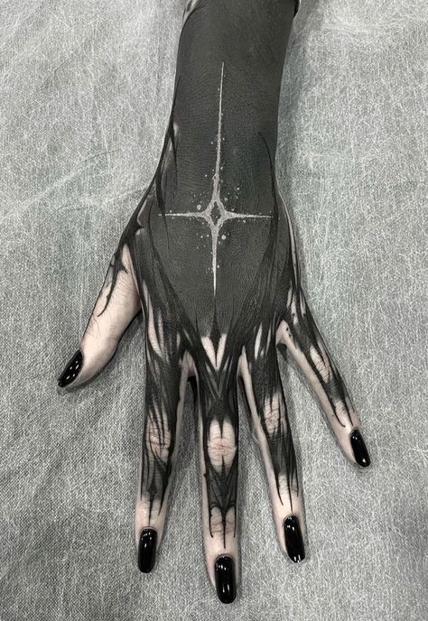 Black Out Hand Tattoo Designs, Sleeve To Hand Tattoo, Nyx Tattoo Ideas, Half Blackout Sleeve, Blackout Finger Tattoo, Tattoo Reminders, Gothic Tattoos Men, Black Out Hand Tattoo, Gothic Leg Tattoos