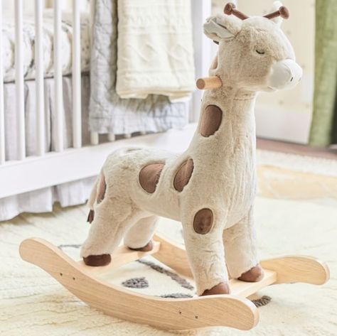 Giraffe Nursery Rocker Giraffe Theme Nursery, Giraffe Baby Room, Giraffe Nursery Theme, Safari Nursery Boy, Giraffe Room, Animal Theme Nursery, Creative Nursery, Giraffe Nursery Decor, Dino Nursery