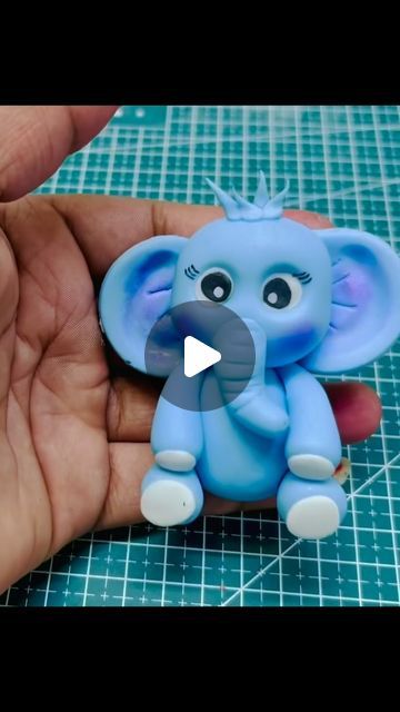 Fondant Toys, Elephant Cake Ideas, Elephant Clay, Baby Elephant Cartoon, Clay Elephant, Fondant Elephant, Elephant Cake Toppers, Toy Elephant, Topper Fondant