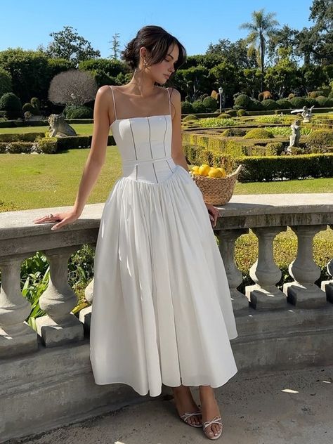 Elegant Cottagecore Dress, Romantic French Outfit, White Corset Midi Dress, Romantic Aesthetic Style, Midi White Dress Wedding, Romantic Outfits For Women, White Coquette Dress, Big Bust Style Outfits, White Dress Photoshoot