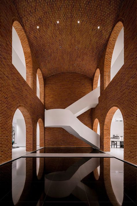 Global Architecture, Peaceful Space, Brick Architecture, Lan Can, Retail Interior, Chinese Architecture, Store Design Interior, Brick Building, Exhibition Space