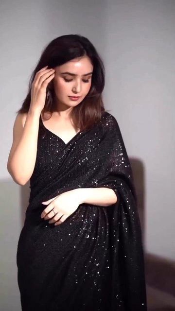 Black Net Saree, Indian Outfit Ideas, Saree Casual, Reception Saree, Elegant Sarees, Sarees For Girls, Casual Festival, Grey Saree, Lehenga Designs Simple