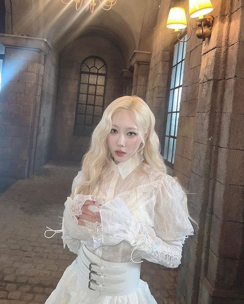 Handong Dreamcatcher, Dreamcatcher Handong, Dreamcatcher Wallpaper, Cute And Creepy, Dream Of Me, Korean Music, A Nightmare, Ig Post, Kpop Girl Groups