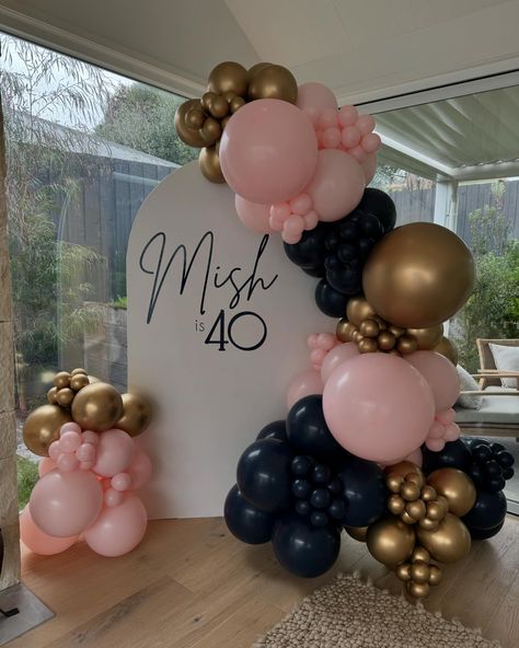 Mish is 40 🫶🏽 She had a vision & we nailed it 🙌🏽 Pink Rose Gold And Black Balloon Garland, Black Pink And Gold Balloon Garland, Black And Pink Balloon Garland, Rose Gold And Black Birthday Party Decorations, Pink And Black Birthday Theme, Pj Themed Party, Black And Pink Party Decorations, 21st Decor, Gold Wedding Reception Tables