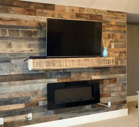 Fireplace focal wall with barnwood | Accent Walls Barnwood Accent Wall, Pallet Fireplace, Barn Board Wall, Fireplace Accent Walls, Fireplace Feature Wall, Wooden Accent Wall, Design Fireplace, Basement Bar Designs, Barnwood Wall