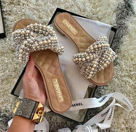 Flat Slippers Sandals, Pearl Sandals, Flat Slippers, Chanel Sandals, Sandals Outfit, Cute Sandals, Fabulous Shoes, Winter Mode, If The Shoe Fits