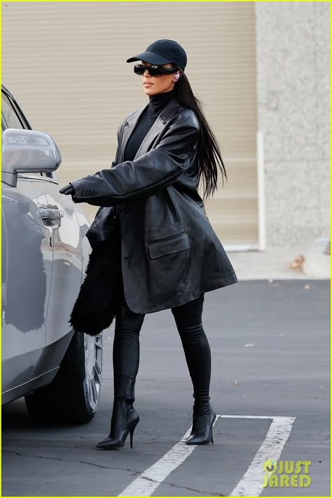 Kardashian Style Casual, Kardashian Casual Outfit, Kardashian Style Outfits, Trendy Hairdos, Estilo Kim Kardashian, Fresh Hairstyles, Estilo Kardashian, Kim Kardashian Outfits, Effortless Waves