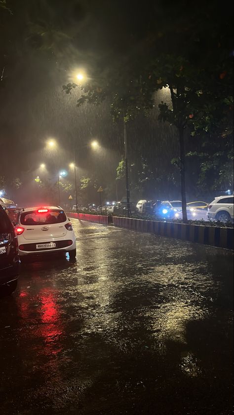 Natural Weather Pic, Night Car Snap Pic Rain, Silent Nature Photography, Night Time Rain Aesthetic, Rain Night Snap, Rainy Road Night, Rainy Night Snap, Baarish Snaps, Night View Snap