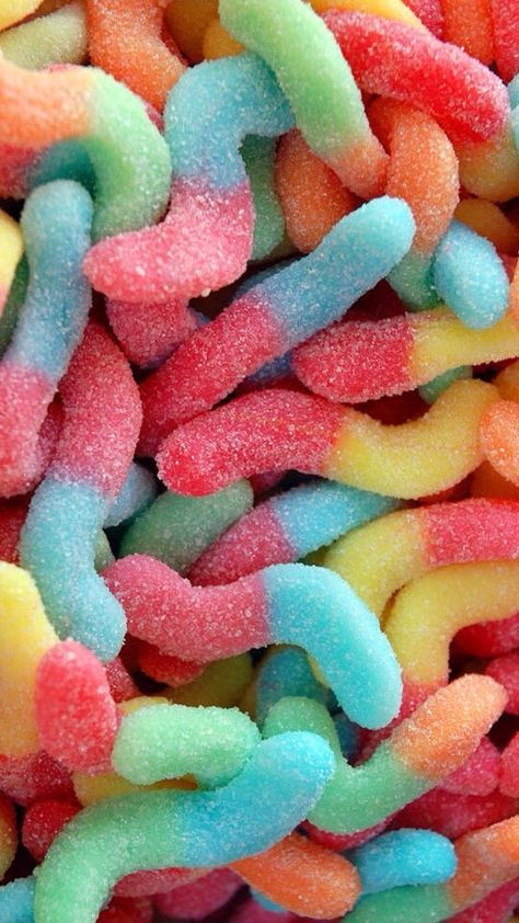 Sour Worms, Sour Gummy Worms, Gummy Worm, Food Aesthetics, Junk Food Snacks, Gummy Worms, Rainbow Candy, Food Babe, Food Wallpaper