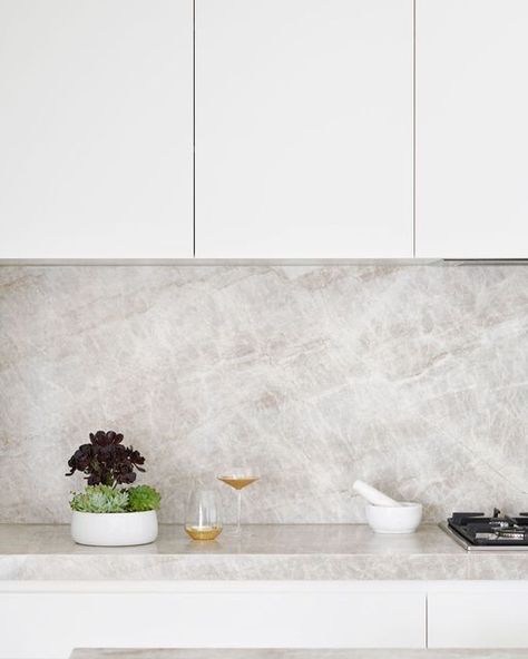 Cosentino Australia on Instagram: "The overwhelming intensity of nature is reflected in Sensa Taj Mahal, selected for this kitchen benchtop and splashback. Offering a subtle richness, its cream Ivory background with soft brownish veins, makes this Brazilian quartzite a sophisticated choice to add finesse and warmth to any space. Enjoy the design, durability, and resistance of natural stone with Sensa. Cosentino's stain-resistant, low maintenance solution, combining nature with innovation. Desi Beige Kitchen Benchtop, Stone Benchtop And Splashback, Coloured Kitchen Splashback, Sensa Taj Mahal, Natural Stone Benchtop, Kitchen Stone Benchtop, Kitchen Benchtops Ideas, Marble Benchtop Kitchen, Stone Splashback Kitchen