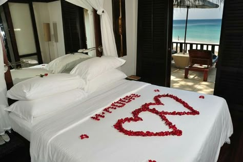 Honeymoon Room Decoration Ideas Honeymoon Ideas Romantic Bedroom, Honeymoon Decorations, Honeymoon Room, Wedding Night Room, Valentine Bedroom, Honeymoon Bedroom, Valentine Bedroom Decor, Honeymoon Rooms, Bedroom Decor Design Ideas